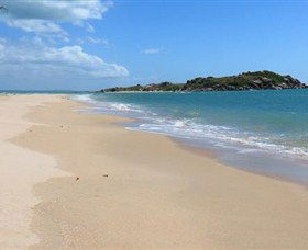 Dhamitjinya (East Woody Island) And Galaru (East Woody Beach) - Tourism Cairns 4