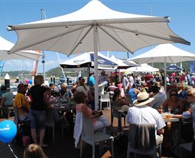 Live Entertainment At Magnetic Island - Tourism Cairns 2