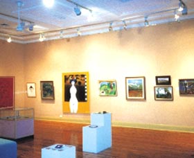 Griffith Regional Art Gallery - Tourism Cairns 0