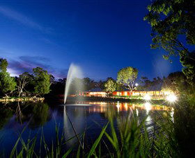 Savannah Visitor Plaza, Taronga Western Plains Zoo Dubbo - Tourism Cairns 3