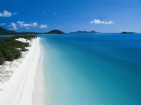 Whitehaven Beach - Tourism Cairns 2