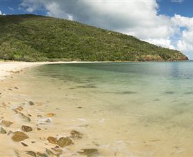 Connie Bay On Keswick Island - Tourism Cairns 0