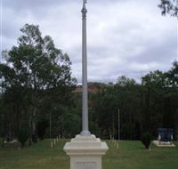 The Coronation Lamp Memorial - Tourism Cairns