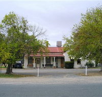 Round Hill Hotel - Tourism Cairns