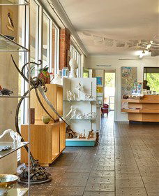 GIGS - Gateway Island Gallery And Studios - Tourism Cairns 0