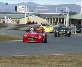 Wakefield Park Motor Racing Circuit - Tourism Cairns 0