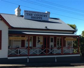 Rick Rutherfords Country Gallery - Tourism Cairns 0