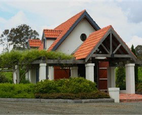 Travertine Wines - Tourism Cairns 0