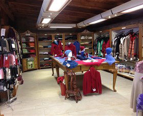 Australian Alpaca Barn - Pokolbin - Tourism Cairns 0