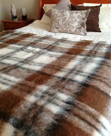 Australian Alpaca Barn - Pokolbin - Tourism Cairns 4