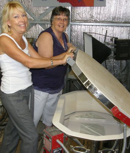 Artisans On The Hill - Tourism Cairns 3