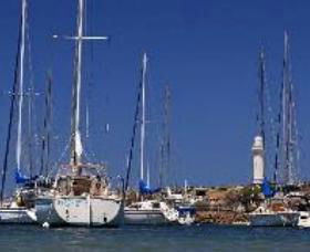 Wollongong And Harbour Lighthouse - Tourism Cairns 0