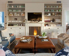 East Coast Lounge - Tourism Cairns 1