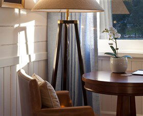 East Coast Lounge - Tourism Cairns 4