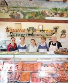 Mentges Master Meats - Tourism Cairns 0