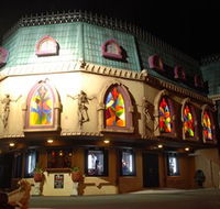 Draculas Cabaret Restaurant - Tourism Cairns