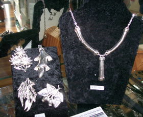 Australian Wildflower Jewellery Gallery - Tourism Cairns 1