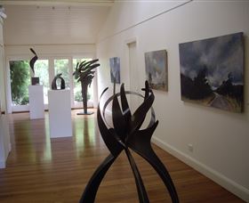Ivy Hill Gallery - Tourism Cairns 0