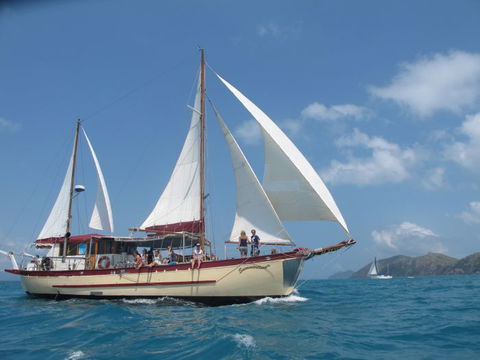 Adventure, Cruise, Dive And Outer Reef - Whitsundays Sailing Adventures - Tourism Cairns 0
