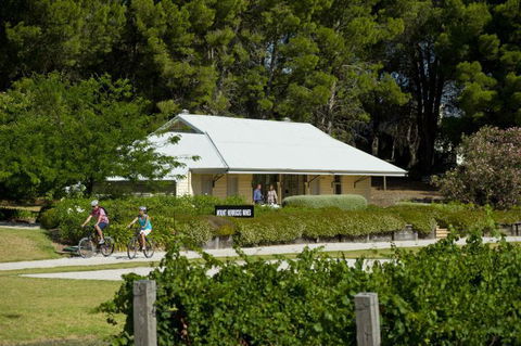 Tour De Vines - Tourism Cairns 1