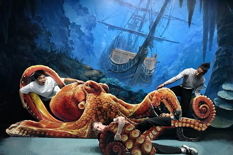 ArtVo Immersive Gallery Experience - Tourism Cairns 5