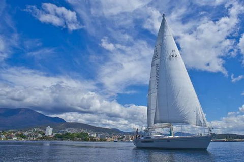 Half-Day Sailing On The Derwent River From Hobart - Tourism Cairns 0