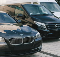 Adelaide Airport to Hotel Round-Trip Private Business Transfer