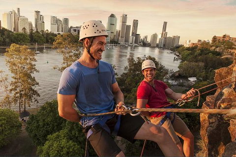 Abseiling The Kangaroo Point Cliffs In Brisbane - Tourism Cairns 7