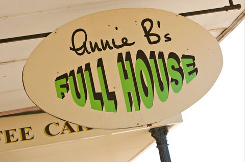 Annie B's Full House - Tourism Cairns 1