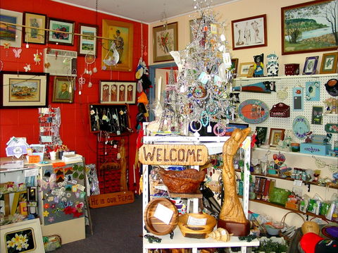 Country Brushstrokes - Tourism Cairns 0