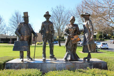 Dad, Dave, Mum And Mabel - Tourism Cairns 0