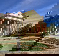 Embassy Drive - Tourism Cairns