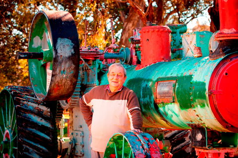Oaklands Vintage Machinery Museum - Tourism Cairns 0