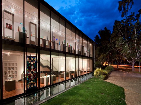 Wagga Wagga Art Gallery - Tourism Cairns 2
