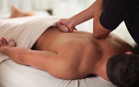 Big Thumb Massage - Tourism Cairns 0
