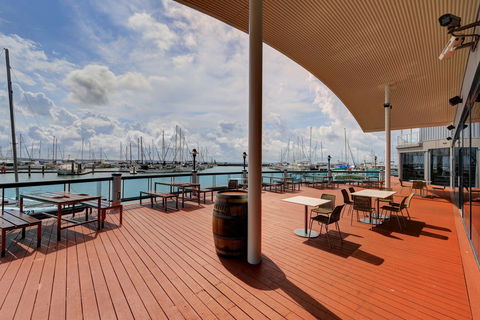 Hervey Bay Boat Club - Tourism Cairns 1