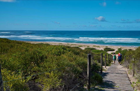 Pelican Beach Road Lookout - Tourism Cairns 0