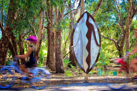 Wagirra Trail And Yindyamarra Sculpture Walk - Tourism Cairns 0
