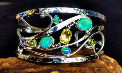 Australian Outback Opals - Tourism Cairns 0