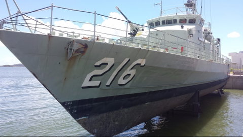 HMAS Gladstone - Tourism Cairns 0