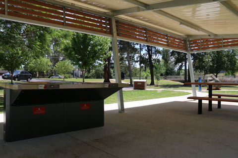 Les Stone Park - Tourism Cairns 2