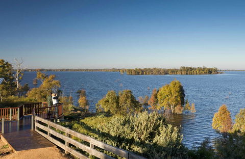 Yanga Lake Viewing Deck - Tourism Cairns 0