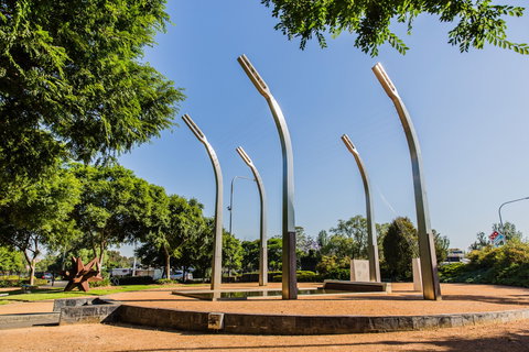 Sculpture Garden Campbelltown - Tourism Cairns 2