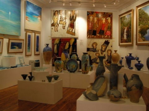 Articles Fine Art Gallery - Tourism Cairns 0