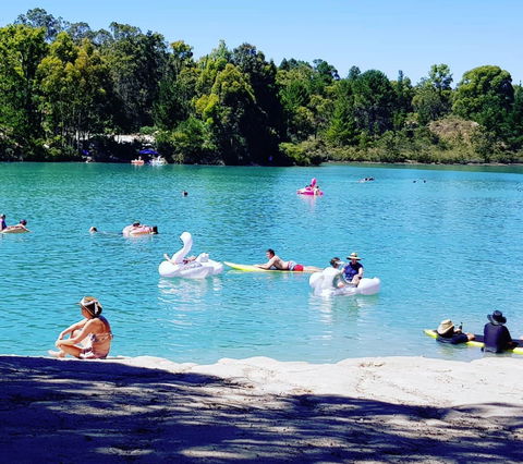 Black Diamond Lake - Tourism Cairns 0