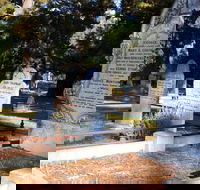 Lucindale Cemetery - Tourism Cairns