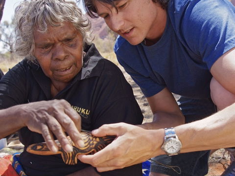 Maruku Arts - Gallery - Tourism Cairns 1