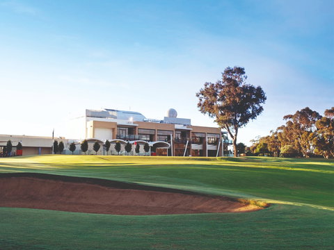 Rich River Golf Club - Tourism Cairns 0