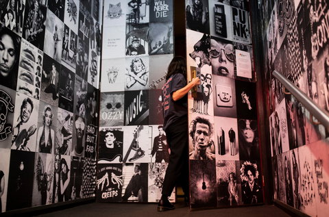 The Vanguard - Tourism Cairns 0