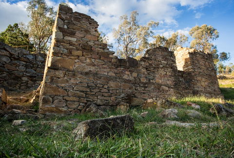 Adelong Falls Gold Mill Ruins - Tourism Cairns 2